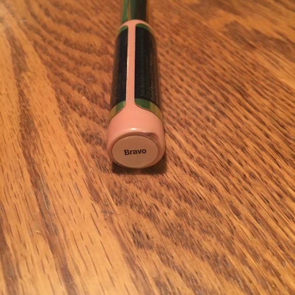 LipSense Bravo - Picture 2 of 2